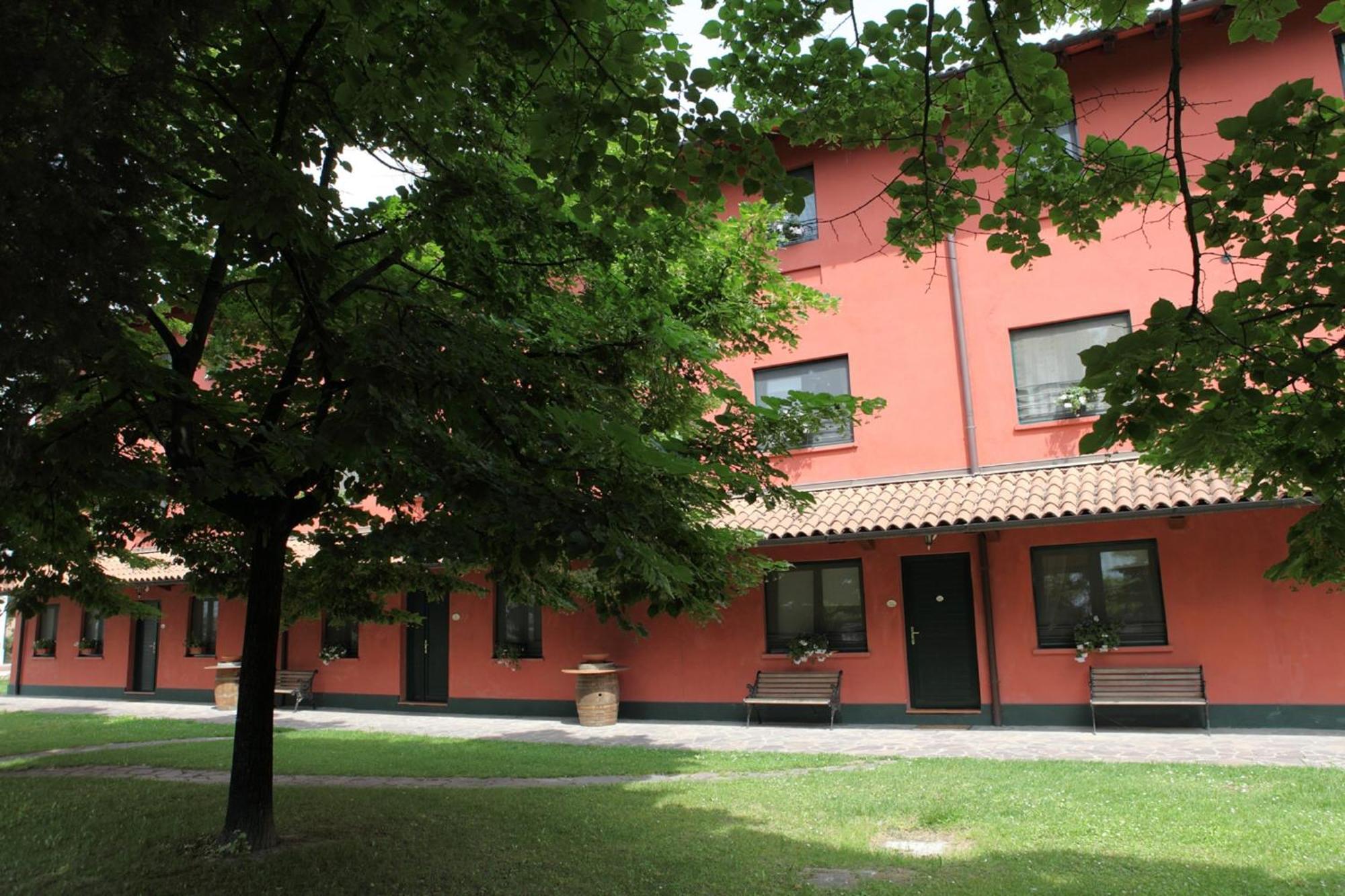 Agriturismo Isola Augusta Palazzolo dello Stella Eksteriør billede