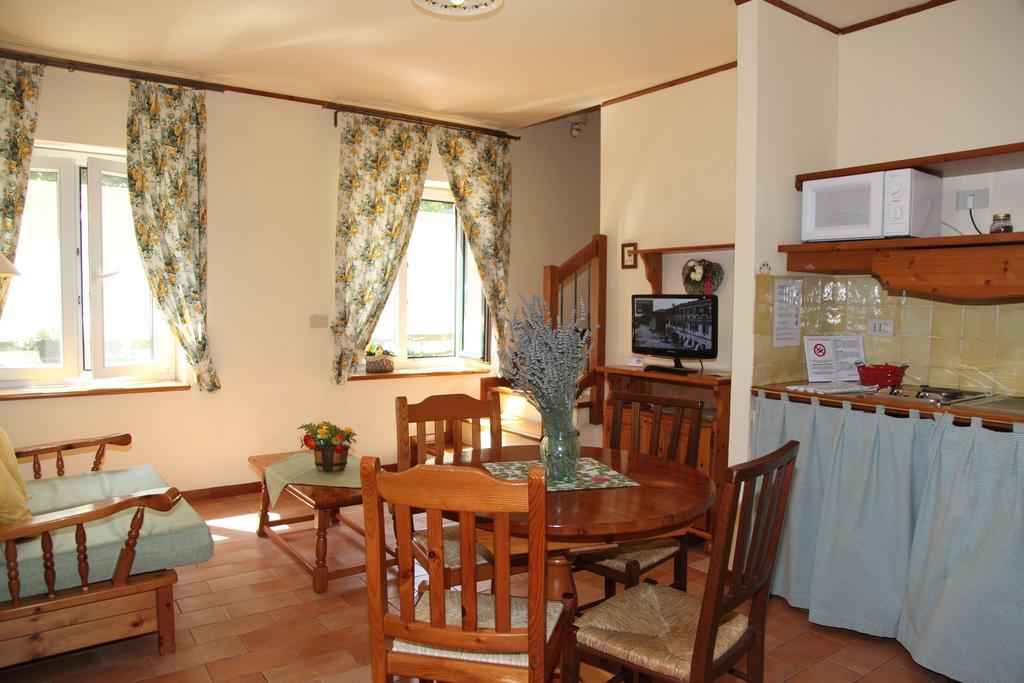 Agriturismo Isola Augusta Palazzolo dello Stella Eksteriør billede