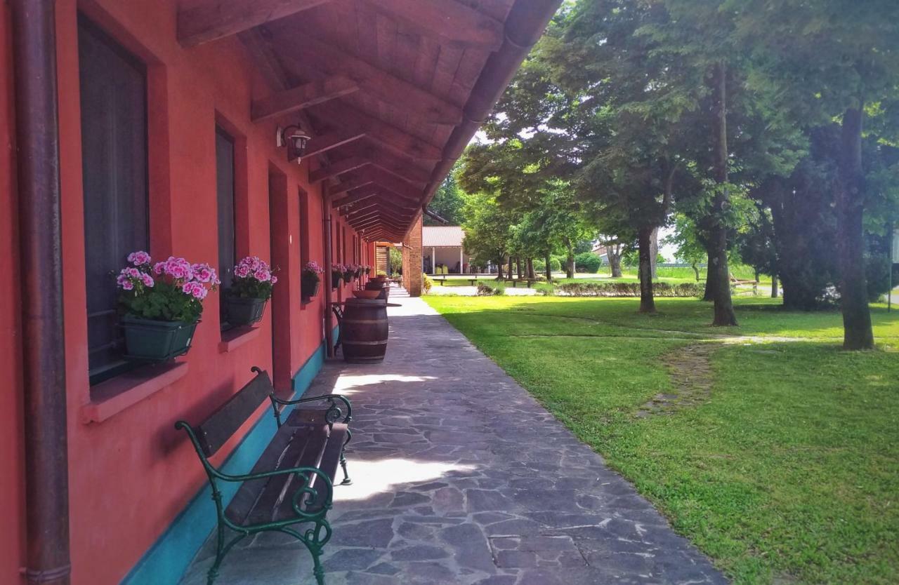Agriturismo Isola Augusta Palazzolo dello Stella Eksteriør billede